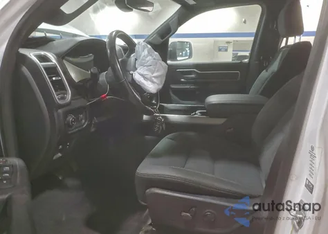 2021 Ram 1500 Big Horn/Lone Star z USA, uszkodzony, nr VIN 1C6SRFFT2MN681250